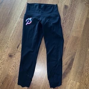 Lululemon/Peloton  wunder under scallop sz 6